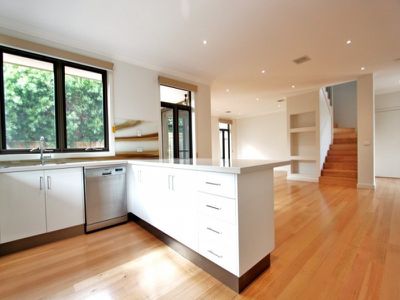 2 / 22 Sumersett Avenue, Oakleigh South