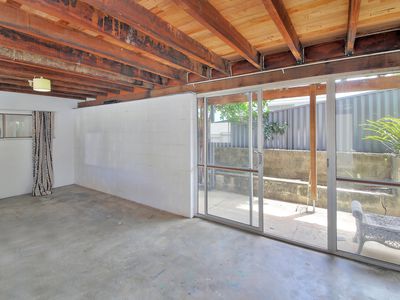 11 Nerang Broadbeach Road, Nerang