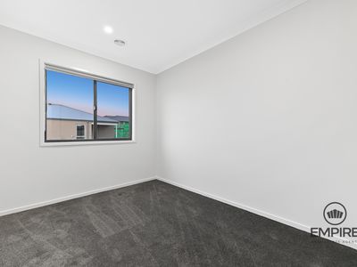 14 Labrador St, Clyde North