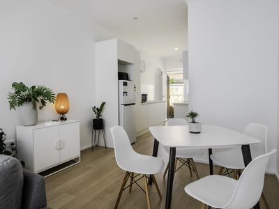 2 / 70 Augusta Street, Glenelg East