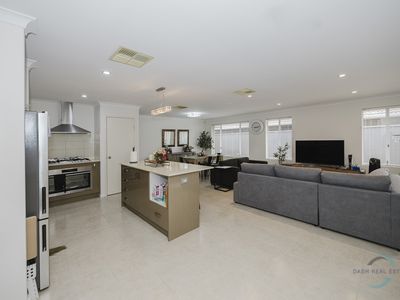 68 Leschenault Loop, Banksia Grove