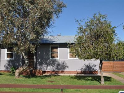 7 Gunn St, Forbes