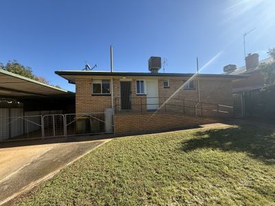 22 Weston Street, Parkes