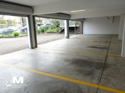 Garage & Yard / 48 Garema Circuit, Kingsgrove