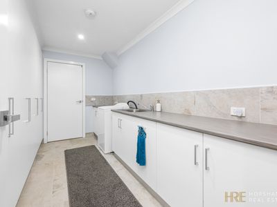 73 Mardon Drive, Horsham