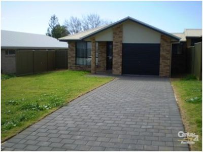 8A Thornett Place, Dubbo