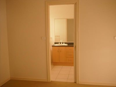 2 / 44 Hogans Road, Hoppers Crossing