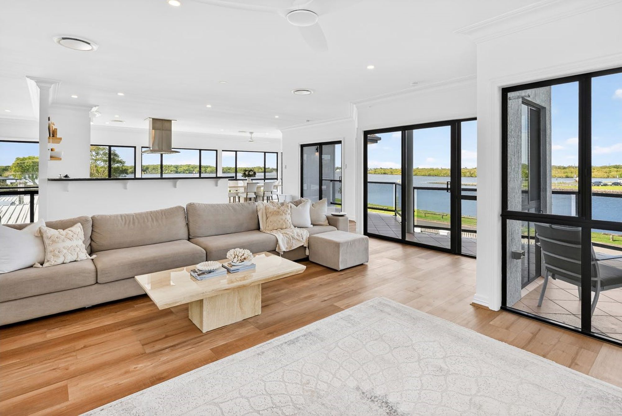 14 Pool Street, Hope Island