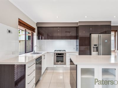 20 Warburton Drive, Woodcroft