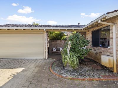 2 / 26 Earlston Way, Booragoon