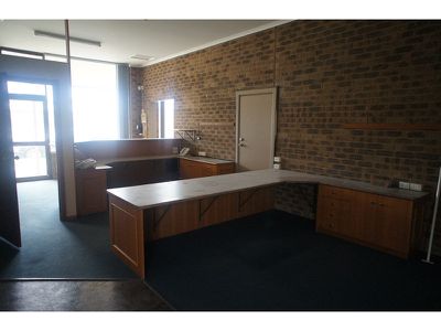 2 / 31 - 33 O'Callaghans Prd, Horsham