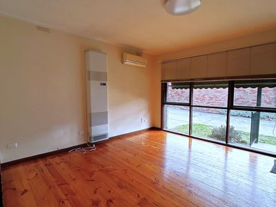 2 / 26 Golf Links Avenue, Oakleigh