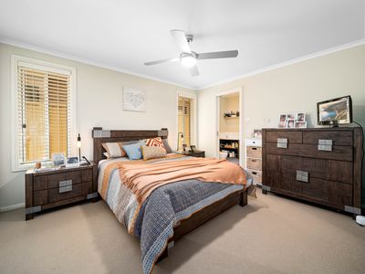 29 Pacific Palms Circuit, Carnes Hill
