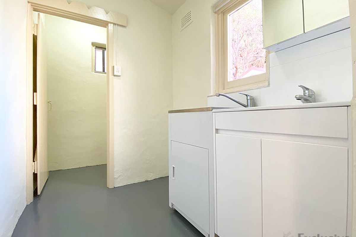 8 Hood Avenue, Rodd Point