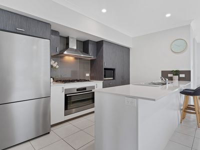10 Frogmouth Street, Upper Coomera