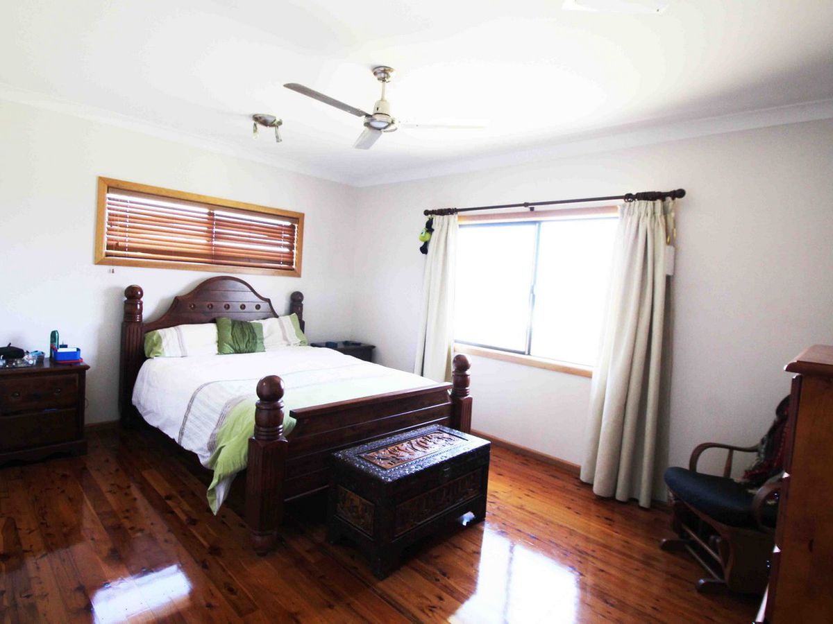 12 JULIE CLOSE, Peeramon