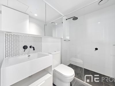 5602 / 442 Elizabeth Street, Melbourne