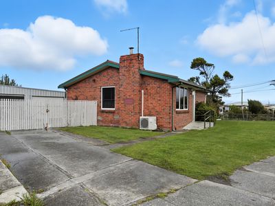 46 Davies Street, George Town