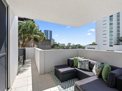 102 / 133 Scarborough Street, Southport