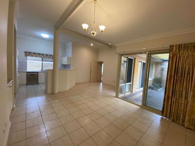 1 / 45 Preston Street, Como