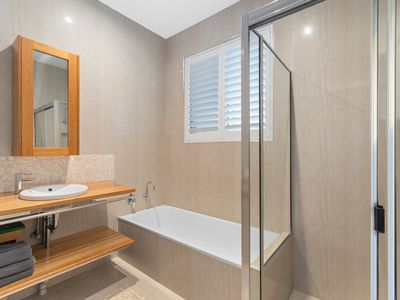 1 Stirling Drive, Castle Hill
