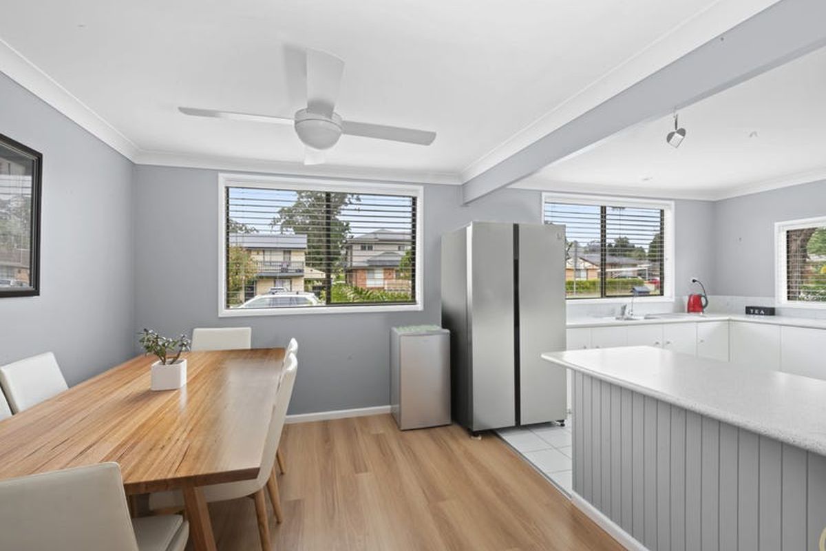 13 Windsor Road, Berkeley Vale