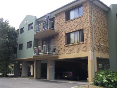 2 / 2-4 Hindmarsh Avenue, Wollongong