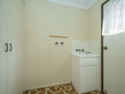 1 / 329 West Street, Harristown