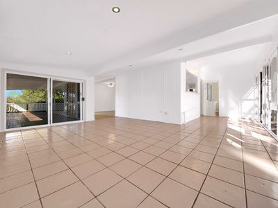 6  Russ Street, Sun Valley