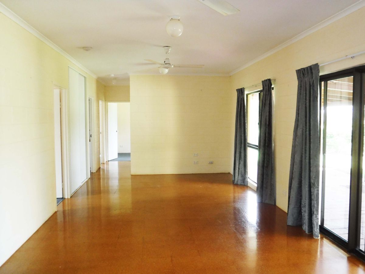 25 PAINE STREET, Atherton