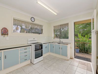 12 Sunningdale Avenue, Rochedale South