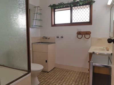 4 / 108A Ewing Road, Woodridge