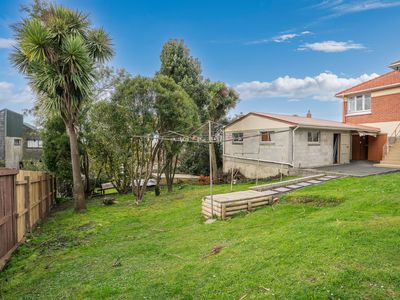 122 Easther Crescent, Kew