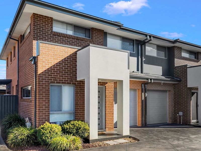 6 / 11 Marsh Parade, Casula