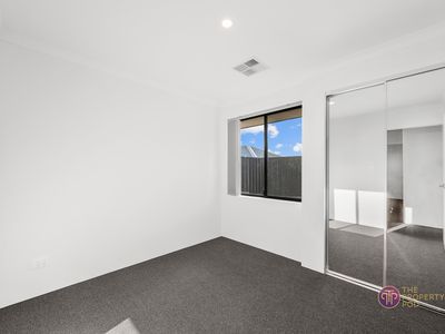 19 Flannigan Approach, Champion Lakes