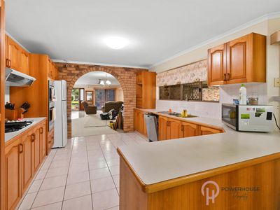 7 Catherine Close, Bentley Park
