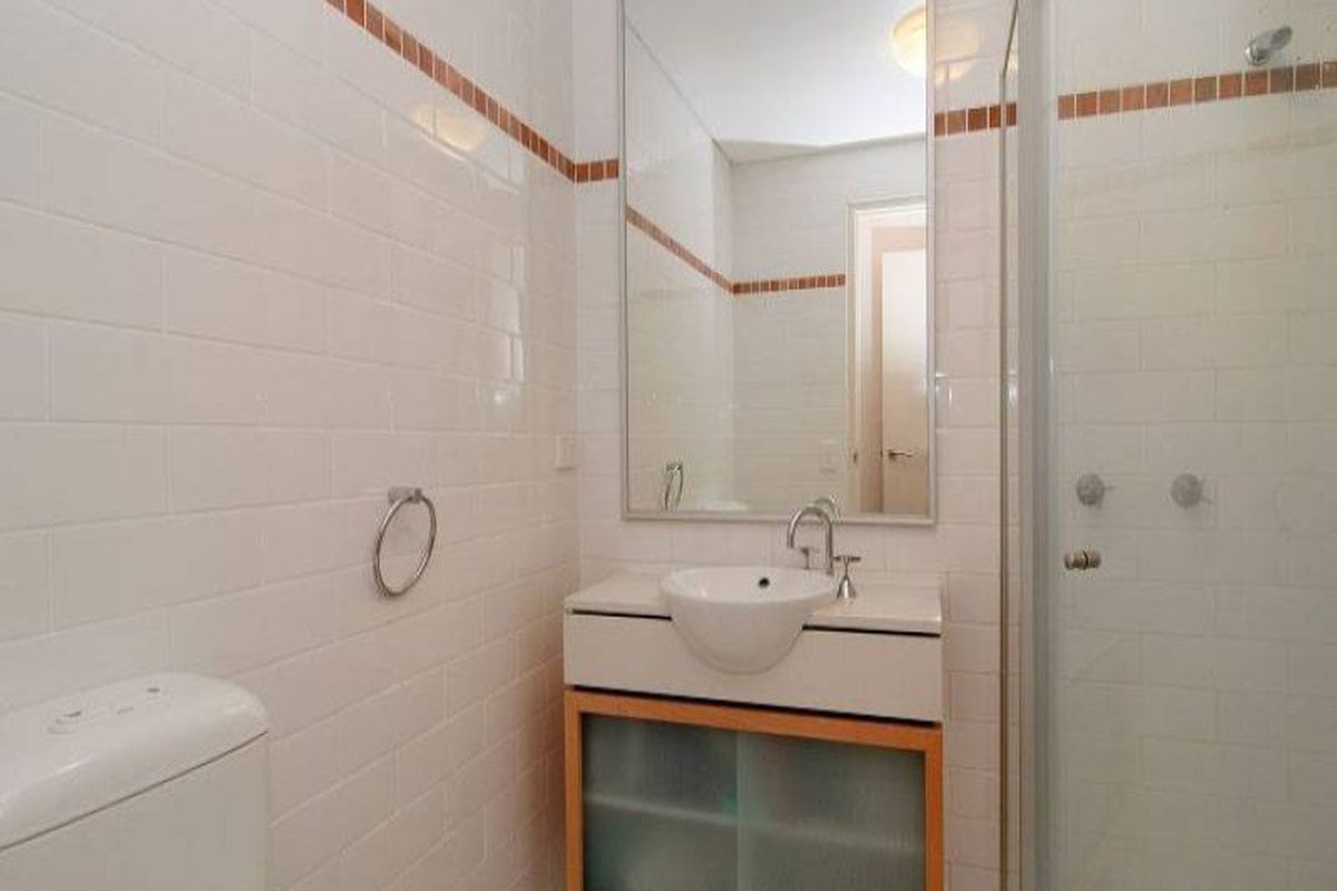 207 / 5  Stromboli Strait , Wentworth Point