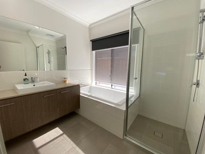 21 Cootamundra Drive, Armstrong Creek