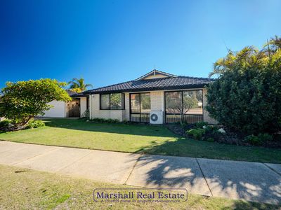 2 Roxburgh Cir, Kinross