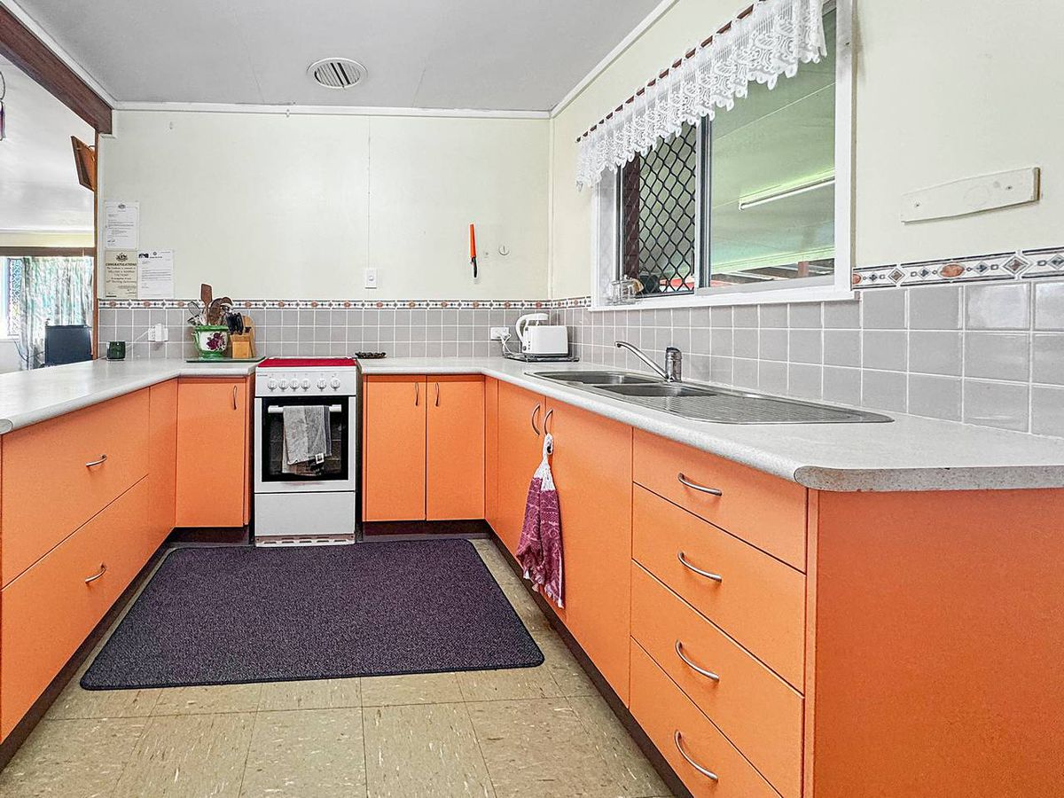 109 Grove Street, Atherton