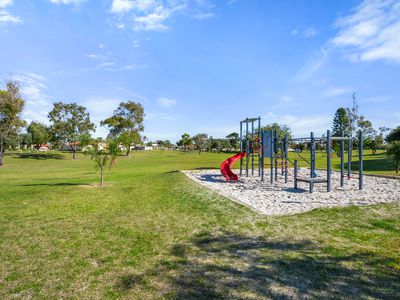 24 MANLY CRESCENT, Warnbro