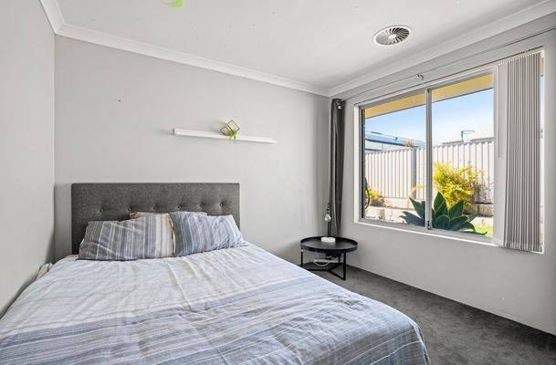 19 Calamocha Way, Piara Waters