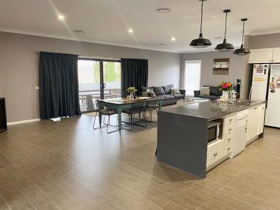 38 Johnston  Crescent, Blayney