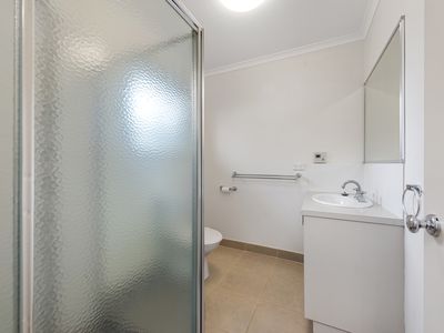 6 Langholme Court, Sale