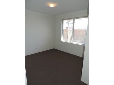 302 Peelwood Parade, Halls Head