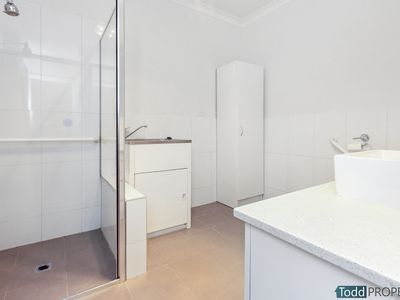 2 / 40 Playne, Heathcote