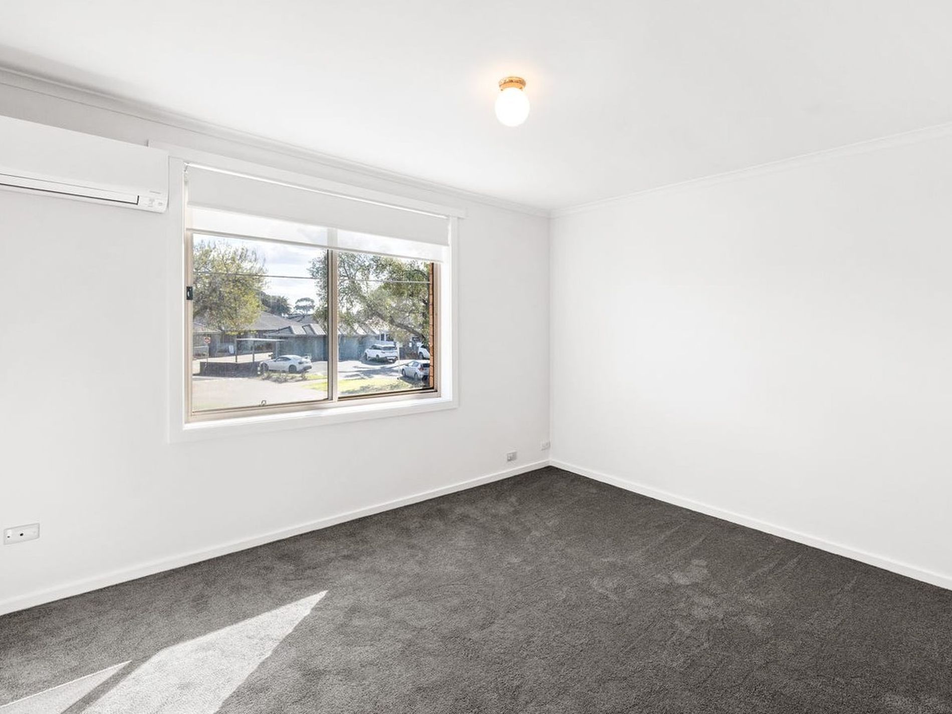 2 / 5 Tower Road, Werribee
