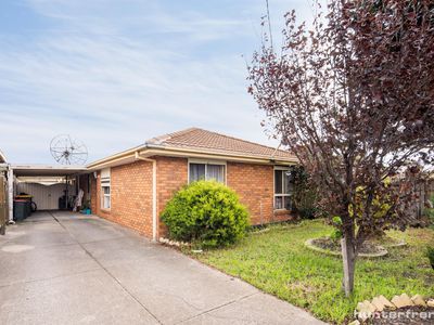 8 Weaver Court, Altona Meadows