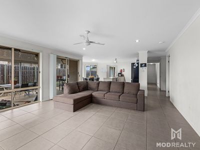 2 Harold Reinhardt Drive, Redbank Plains