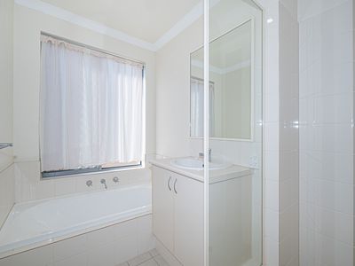 24 Figbird Way, Southern River